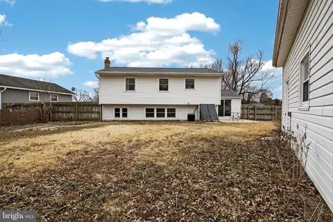 Exterior - 1202 Pinefield Rd, Newark, DE 19713 photo 5 of 7