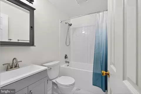 Bath - 1202 Pinefield Rd, Newark, DE 19713 photo 1 of 2