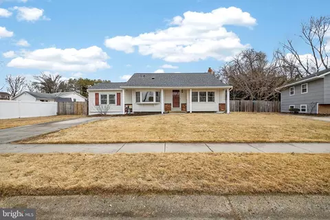 Exterior - 1202 Pinefield Rd, Newark, DE 19713 photo 1 of 7