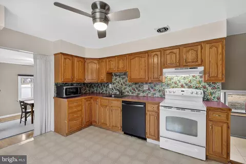 Kitchen - 1202 Pinefield Rd, Newark, DE 19713 photo 3 of 3