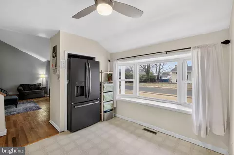 Entry Way - 1202 Pinefield Rd, Newark, DE 19713 photo 4 of 5