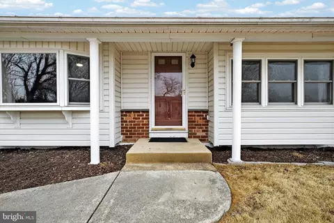 Exterior - 1202 Pinefield Rd, Newark, DE 19713 photo 2 of 7