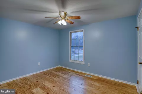 Bedroom - 122 Bartley Dr, Newark, DE 19702 photo 1 of 2