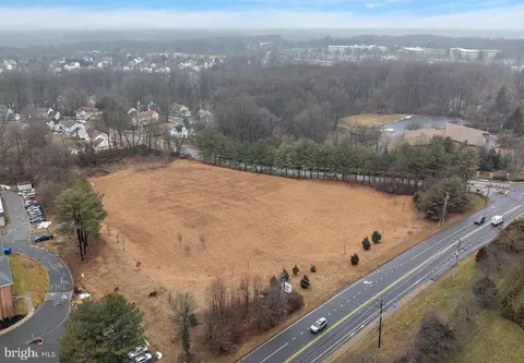 275 Possum Park Rd, Newark, DE 19711