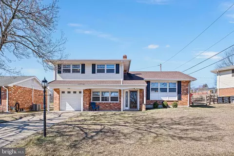 2738 Barnsley Rd, Wilmington, DE 19808