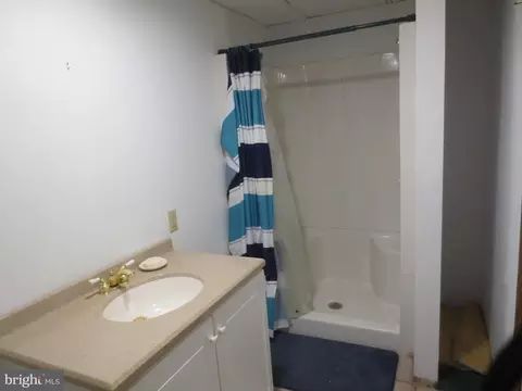 Bath - 523 Ponderosa Dr, Bear, DE 19701 photo 2 of 2