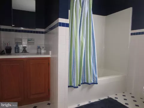 Bath - 523 Ponderosa Dr, Bear, DE 19701 photo 1 of 2
