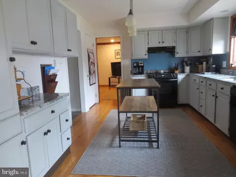 Kitchen - 523 Ponderosa Dr, Bear, DE 19701 photo 1 of 2