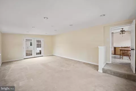Living - 32 Argyle Rd, Newark, DE 19713 photo 4 of 8