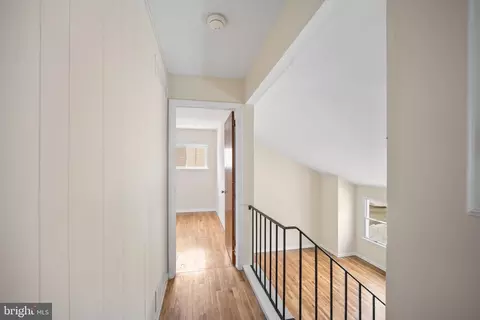 Entry Way - 32 Argyle Rd, Newark, DE 19713 photo 4 of 4