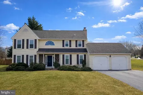 4 Sunrise Dr, Newark, DE 19711