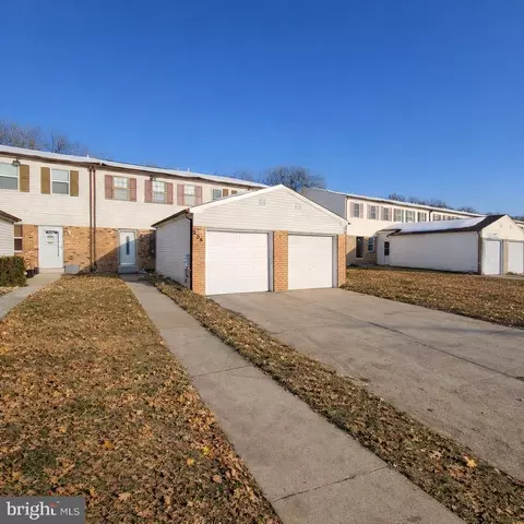 204 Springwood Dr, Bear, DE 19701