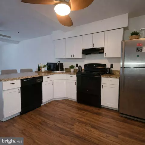 Kitchen - 204 Springwood Dr, Bear, DE 19701 photo 1 of 4