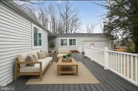 202 Welsh Tract Rd, Newark, DE 19702