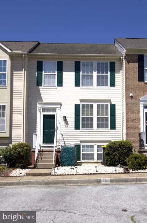 16 Hibiscus Dr, Newark, DE 19702
