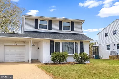 742 W Birchtree Ln, Claymont, DE 19703