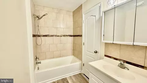 Entry Way - 422 Calburn Ct, Bear, DE 19701 photo 2 of 7