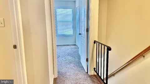 Entry Way - 422 Calburn Ct, Bear, DE 19701 photo 4 of 7