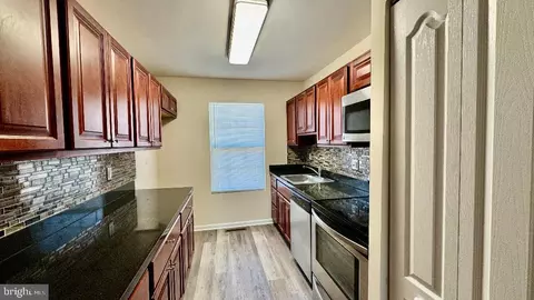 Entry Way - 422 Calburn Ct, Bear, DE 19701 photo 1 of 7