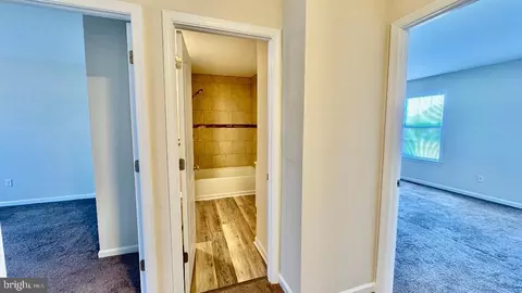 Entry Way - 422 Calburn Ct, Bear, DE 19701 photo 5 of 7