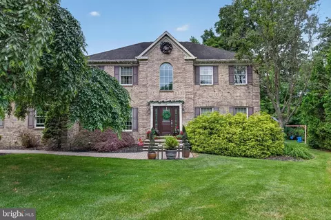 7 Emma Dr, Wilmington, DE 19810