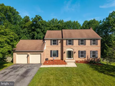 7 Deer Track Ln, Newark, DE 19711