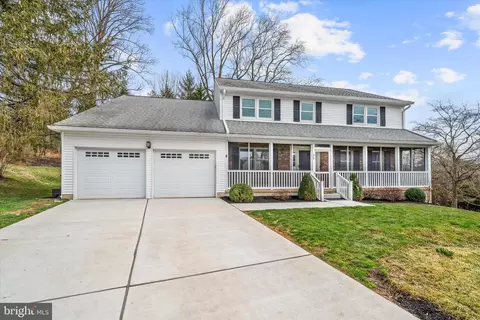 26 Old Stable Ln, Newark, DE 19711