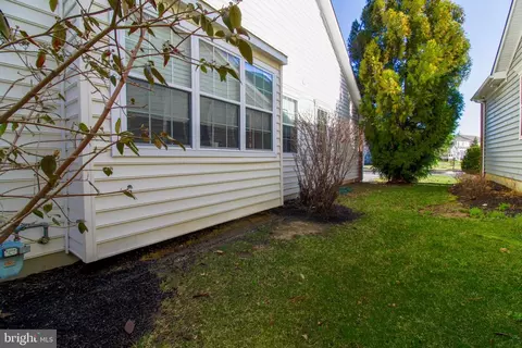 Exterior - 102 Meridian Blvd, Bear, DE 19701 photo 5 of 6