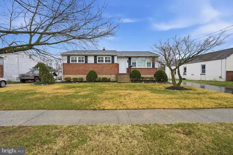 712 W 11th St, New Castle, DE 19720