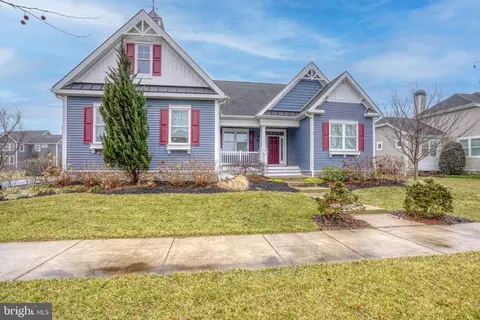 677 Spring Hollow Dr, Middletown, DE 19709