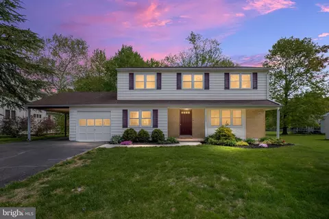 2403 Larkwood Dr, Wilmington, DE 19810