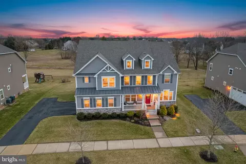 610 Spring Hollow Dr, Middletown, DE 19709