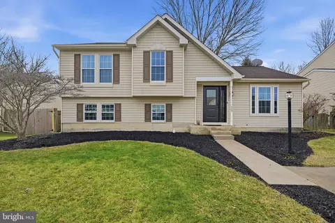 305 Kinross Dr, Newark, DE 19711