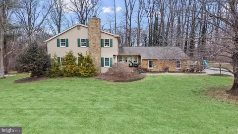 12 Larchmont Ct, Hockessin, DE 19707