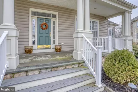 Exterior - 444 Spring Hollow Dr, Middletown, DE 19709 photo 2 of 8