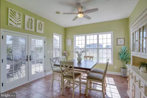 Dining - 444 Spring Hollow Dr, Middletown, DE 19709 photo 4 of 5