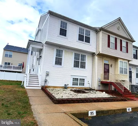 95 Denny Cir, Newark, DE 19702