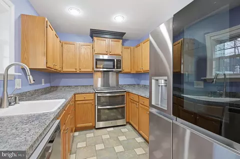 Kitchen - 159 E Green Valley Cir, Newark, DE 19711 photo 1 of 3