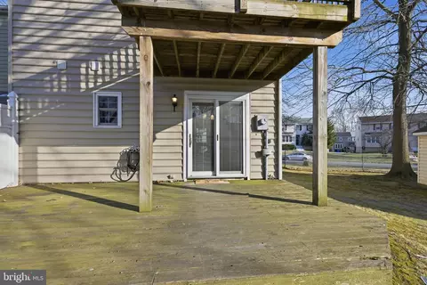 Exterior - 159 E Green Valley Cir, Newark, DE 19711 photo 5 of 6