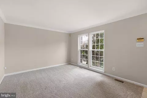 Living - 3 Alexis Dr, Newark, DE 19702 photo 2 of 2
