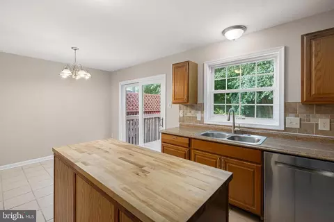 Kitchen - 3 Alexis Dr, Newark, DE 19702 photo 3 of 3