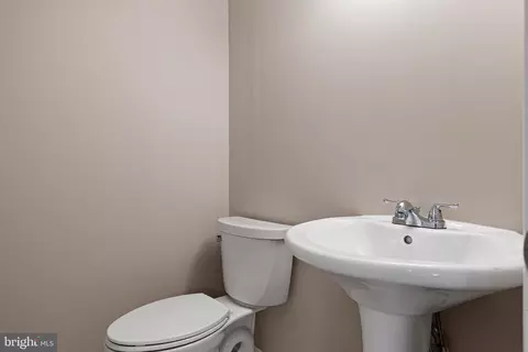 Entry Way - 3 Alexis Dr, Newark, DE 19702 photo 2 of 4