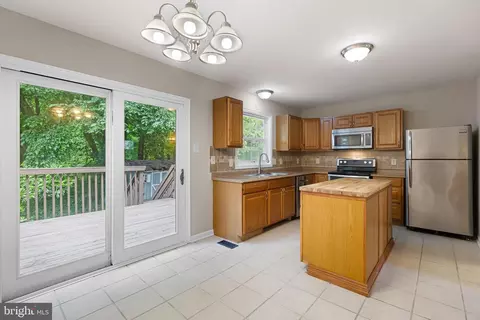 Kitchen - 3 Alexis Dr, Newark, DE 19702 photo 2 of 3