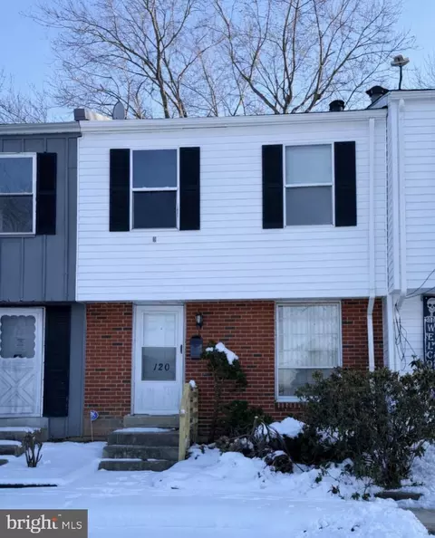 120 Hopkins Ct, Newark, DE 19713