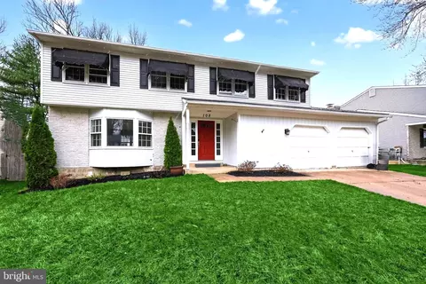 108 Iroquois Ct, Newark, DE 19702