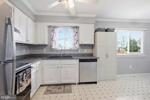 Kitchen - 5 Worthy Down Ave, Bear, DE 19701 photo 2 of 3