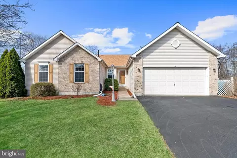 203 N Barrington Ct, Newark, DE 19702