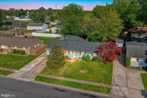 121 Flintlock Rd, Newark, DE 19713