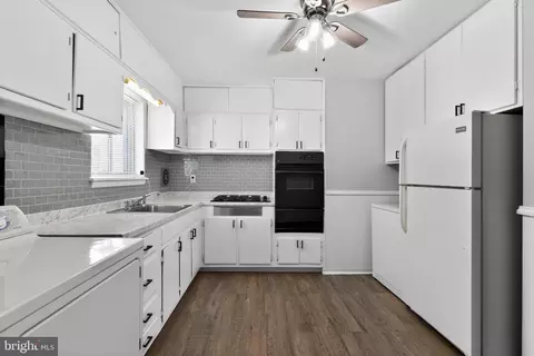 704 Birchwood Dr, Newark, DE 19713 photo 9