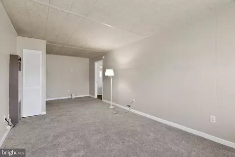 704 Birchwood Dr, Newark, DE 19713 photo 17